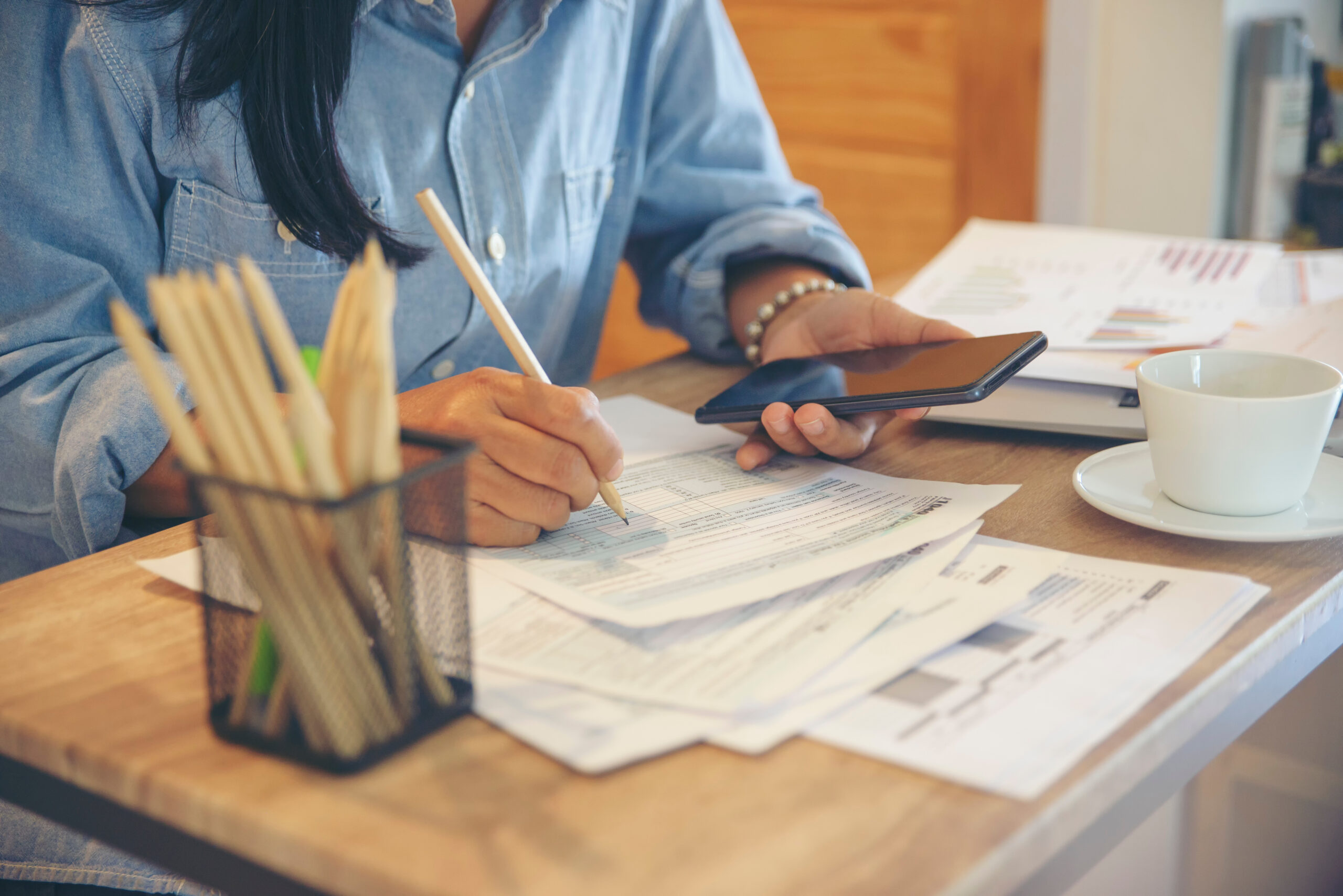 Wages vs. Hourly Rates: How Payment Differs for Employees and Contractors